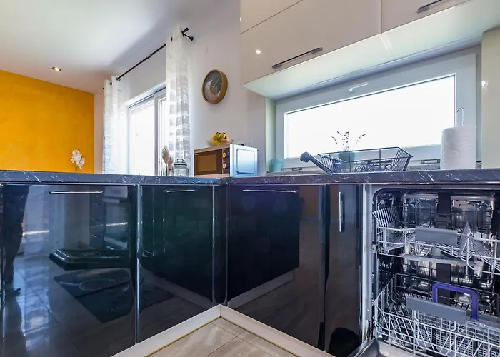 Km Exclusive * זאדאר